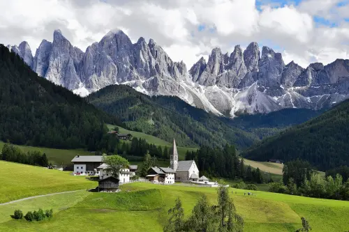 Dolomiti Friulane, accordo rinnovato fino al 2028: turismo sostenibile e strategia condivisa